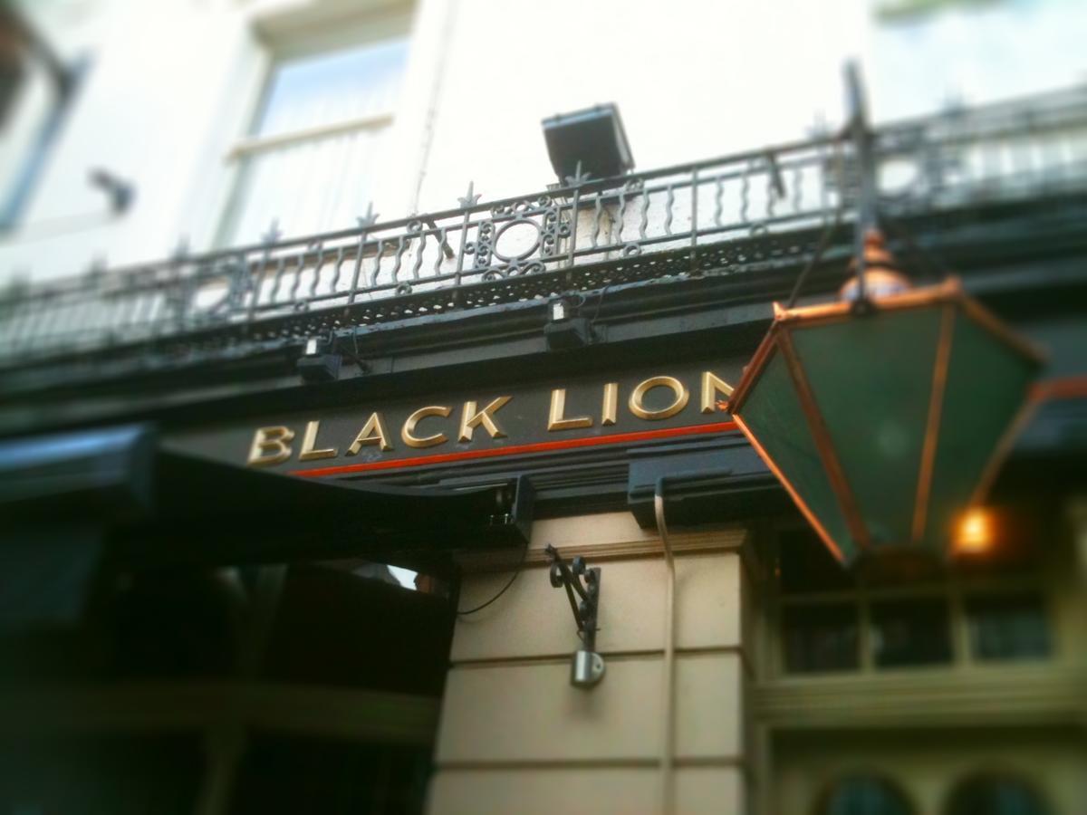 Black Lion Surbiton المظهر الخارجي الصورة